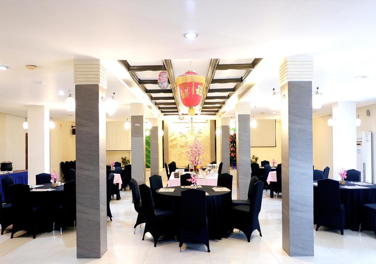 Manise Hotel Ambon Exterior foto